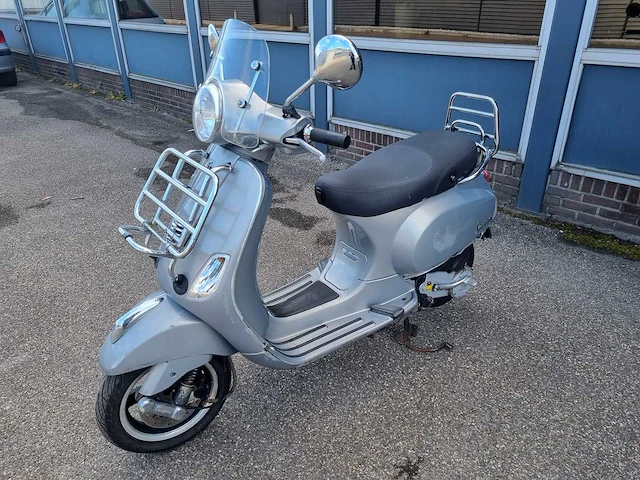 Vespa - lx 50 - brommer - afbeelding 1 van  7