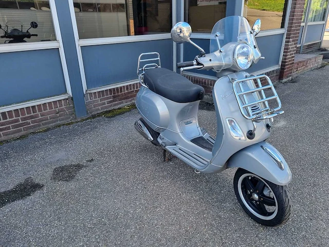 Vespa - lx 50 - brommer - afbeelding 4 van  7