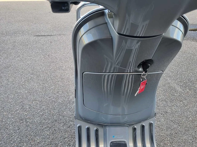 Vespa - lx 50 - brommer - afbeelding 1 van  7