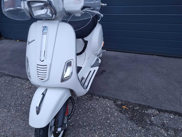 Vespa - lx 50 brommer - afbeelding 10 van  13