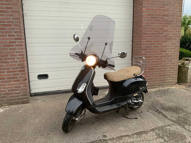 Vespa - lx50 - lx50 - scooter - afbeelding 1 van  14