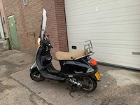 Vespa - lx50 - lx50 - scooter - afbeelding 1 van  6