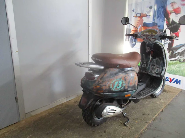 Vespa - motorscooter - et 4 125 art - motorcycle - afbeelding 6 van  11