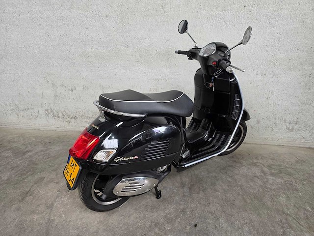 Vespa - motorscooter - gts 300 i.e. super - 4t mtrh54 - afbeelding 5 van  8