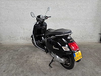 Vespa - motorscooter - gts 300 i.e. super - 4t mtrh54 - afbeelding 6 van  8