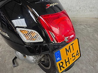 Vespa - motorscooter - gts 300 i.e. super - 4t mtrh54 - afbeelding 7 van  8
