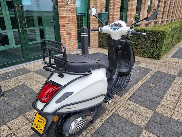 Vespa - primavera 2t - brommer - afbeelding 8 van  9