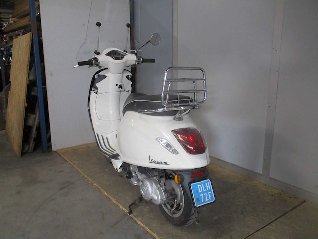 Vespa - schade snorscooter - primavera 4t - scooter - afbeelding 2 van  8