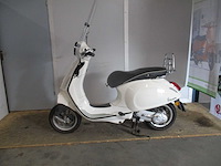 Vespa - schade snorscooter - primavera 4t - scooter - afbeelding 1 van  8