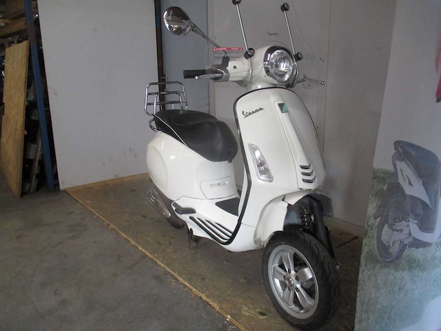Vespa - schade snorscooter - primavera 4t - scooter - afbeelding 6 van  8