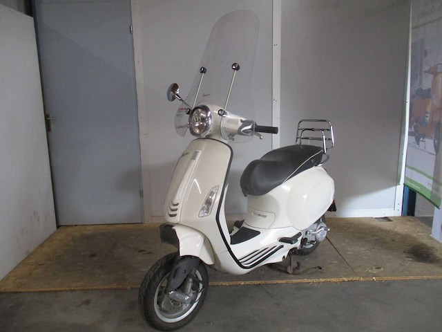 Vespa - schade snorscooter - primavera 4t - scooter - afbeelding 4 van  11