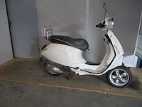 Vespa - schade snorscooter - primavera 4t - scooter - afbeelding 8 van  11