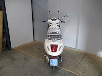 Vespa - schade snorscooter - primavera 4t - scooter - afbeelding 10 van  11
