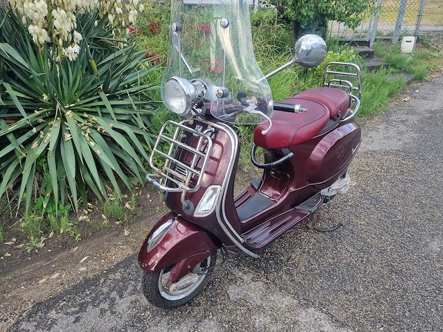 Vespa - snorscooter - lx 2t - brommer - afbeelding 1 van  11