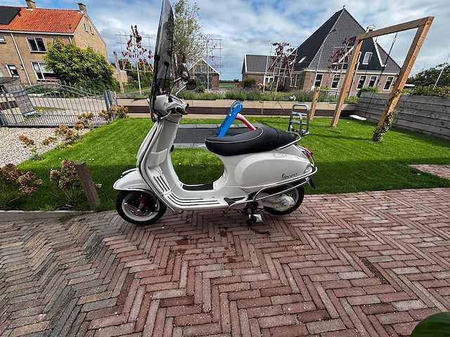 Vespa - snorscooter - lx 2t - scooter - afbeelding 1 van  11
