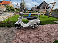 Vespa - snorscooter - lx 2t - scooter - afbeelding 1 van  11
