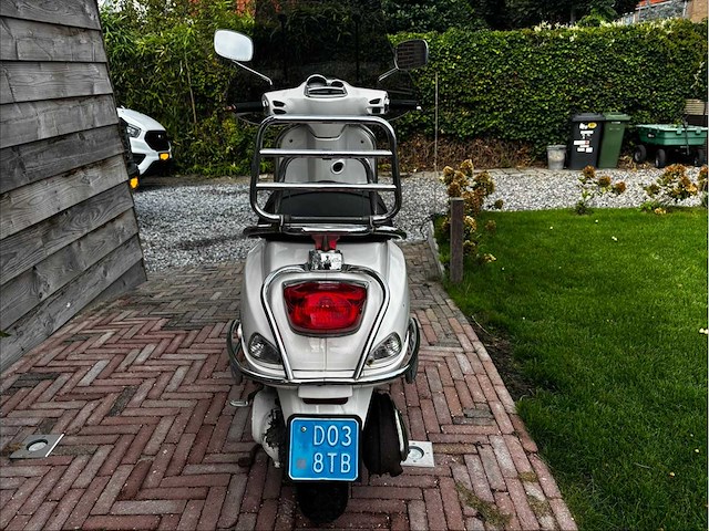 Vespa - snorscooter - lx 2t - scooter - afbeelding 5 van  11
