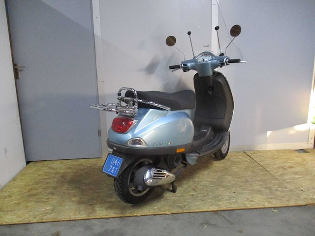 Vespa - snorscooter - lx 50 4t - scooter - afbeelding 9 van  11