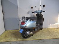 Vespa - snorscooter - lx 50 4t - scooter - afbeelding 9 van  11
