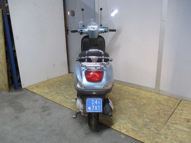 Vespa - snorscooter - lx 50 4t - scooter - afbeelding 10 van  11
