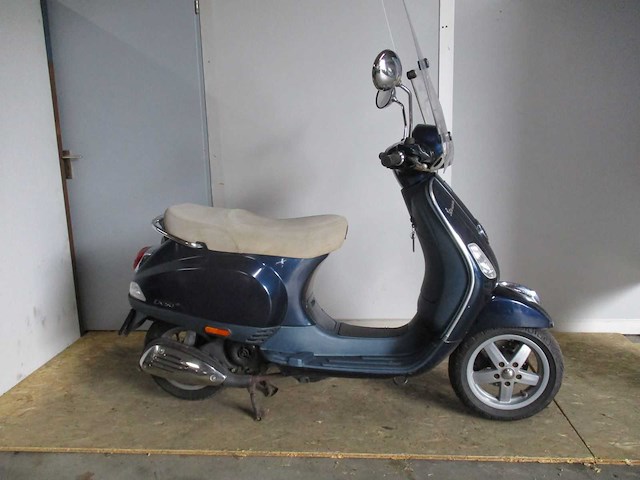 Vespa - snorscooter - lx 50 4t - scooter - afbeelding 8 van  11