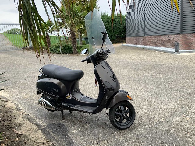 Vespa - snorscooter - lx50 - scooter - afbeelding 4 van  9