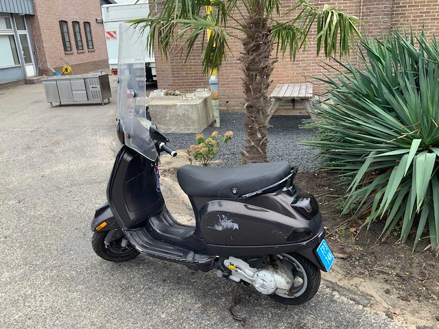 Vespa - snorscooter - lx50 - scooter - afbeelding 3 van  9