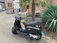 Vespa - snorscooter - lx50 - scooter - afbeelding 3 van  9