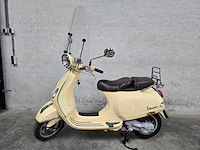 Vespa - snorscooter - lxv 4t - 25km uitvoering f247pl - afbeelding 1 van  7