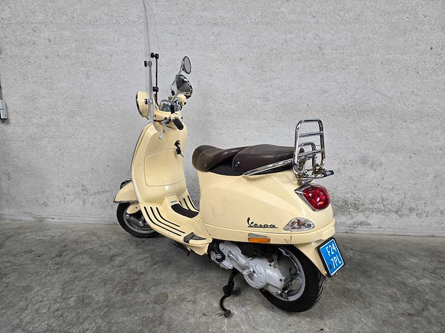 Vespa - snorscooter - lxv 4t - 25km uitvoering f247pl - afbeelding 6 van  7