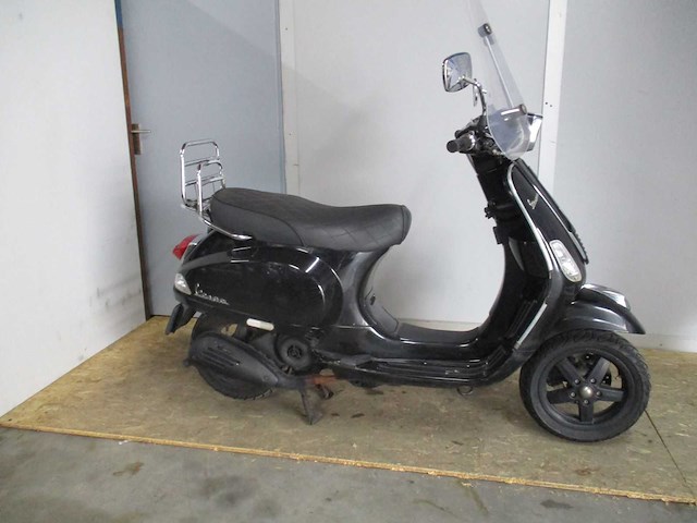 Vespa - snorscooter - s 4t - scooter - afbeelding 8 van  11