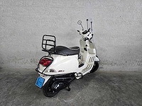 Vespa - snorscooter - s50 4t - 25km uitvoering f063rg - afbeelding 5 van  7