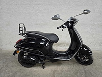 Vespa - snorscooter - sprint 4t - 25km uitvoering ddd80r - afbeelding 2 van  6