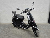Vespa - snorscooter - sprint 4t - 25km uitvoering ddd80r - afbeelding 3 van  6