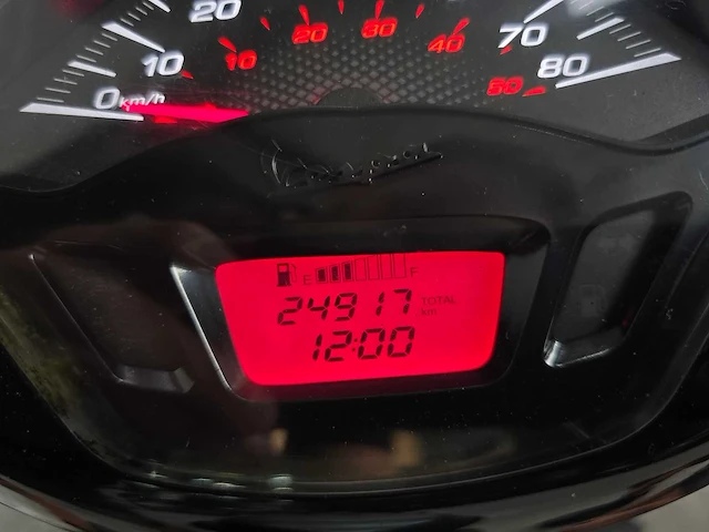 Vespa - snorscooter - sprint 4t - 25km uitvoering dft90k - afbeelding 2 van  10