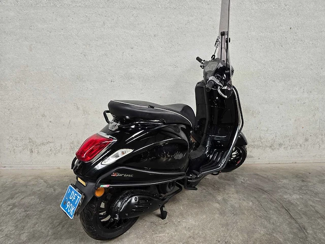 Vespa - snorscooter - sprint 4t - 25km uitvoering dft90k - afbeelding 7 van  10
