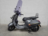 Vespa - snorscooter - sprint 4t - 25km uitvoering dgg45d - afbeelding 1 van  8