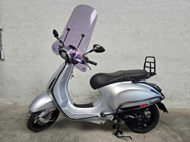 Vespa - snorscooter - sprint 4t - 25km uitvoering dgk61f - afbeelding 1 van  7