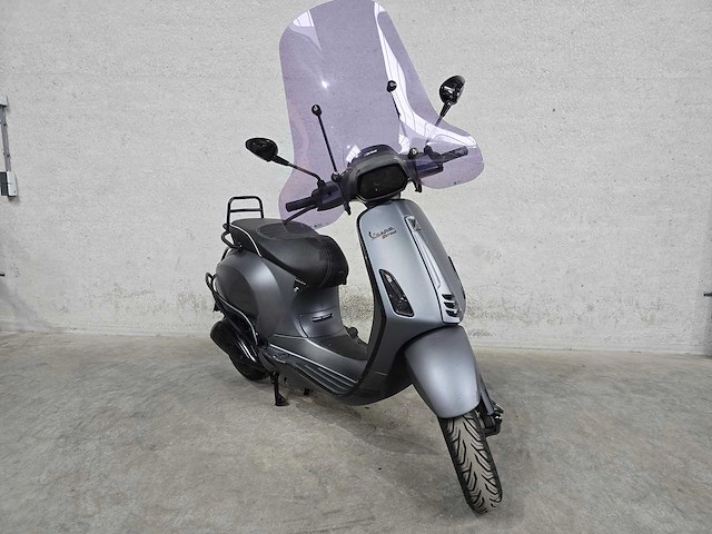 Vespa - snorscooter - sprint 4t - 25km uitvoering djb14p - afbeelding 1 van  4