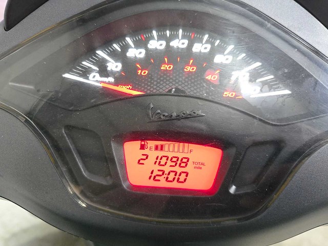 Vespa - snorscooter - sprint 4t - 25km uitvoering djb14p - afbeelding 4 van  4
