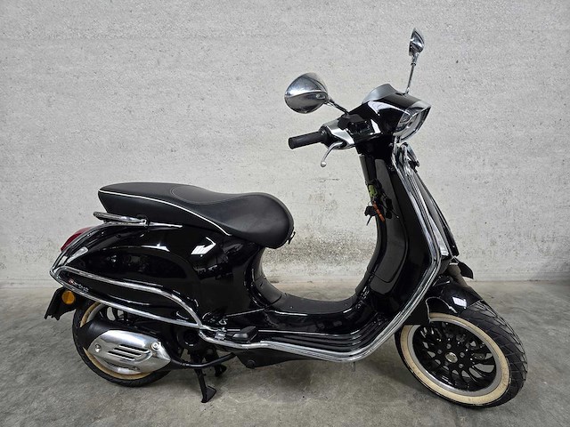 Vespa - snorscooter - sprint 4t - 25km uitvoering dld55d - afbeelding 2 van  8
