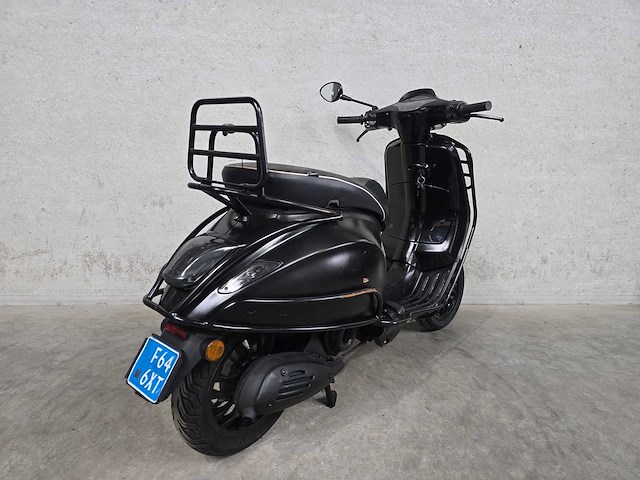 Vespa - snorscooter - sprint 4t - 25km uitvoering f646xt - afbeelding 9 van  9