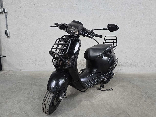 Vespa - snorscooter - sprint 4t - 25km uitvoering f646xt - afbeelding 3 van  9