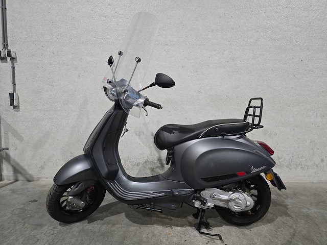 Vespa - snorscooter - sprint 4t - scooter - afbeelding 1 van  7