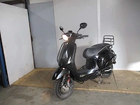 Vespa - snorscooter - sprint 4t - scooter - afbeelding 2 van  11