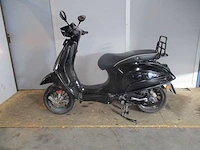 Vespa - snorscooter - sprint 4t - scooter