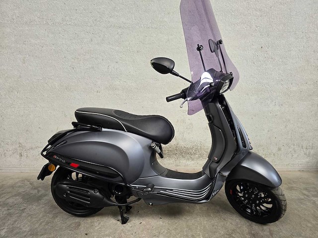 Vespa - snorscooter - sprint 50 - 4t 25km uitvoering dsg13g - afbeelding 2 van  9
