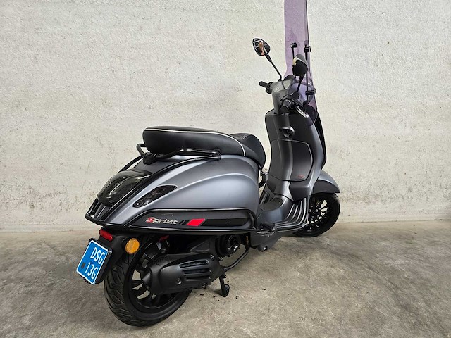 Vespa - snorscooter - sprint 50 - 4t 25km uitvoering dsg13g - afbeelding 8 van  9