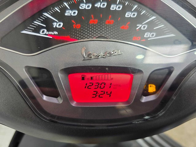Vespa - snorscooter - sprint 50 - 4t 25km uitvoering dsg13g - afbeelding 9 van  9