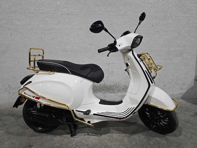Vespa - snorscooter - sprint 50 - 4t 25km uitvoering dsl20z - afbeelding 2 van  8